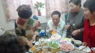 志愿者集体生日会，祝沈雁冰66周岁快乐身体健康，万事如意。