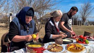 CAUCASIAN OLD GRANDMA COOKING EXQUISITE DELICIOUS RECIPE | RURAL COUNTRY LIFE FAMILY