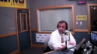 Gov. Chris Christie's hilarious reaction to a bear being in the NJ1015 studio