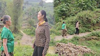 Tuyet's biological mother angrily chased the commune official's mother away.