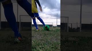 Резиновый мяч #удары #ударыповоротам #футбол #футбик