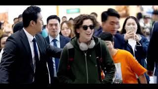 Timothée Chalamet Bowing to Fans in Korea!