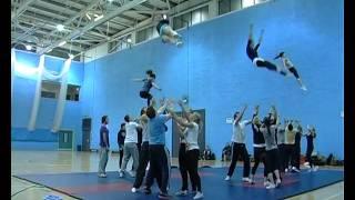 LSJ TV: Male Cheerleaders