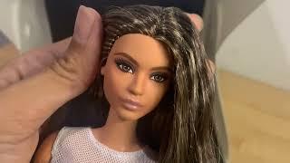 Unboxing BARBIE LOOKS Model #1