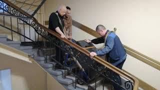 Подъем сейфа по лестнице 9119279799