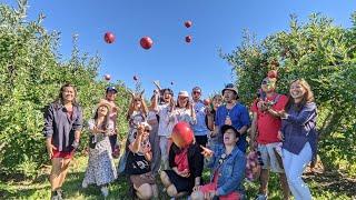 Carl Laidlaw Orchards | Liway RG #travel #localtravel #ontario #canada #applepicking #apple 