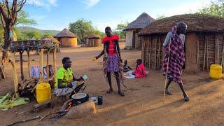 African Village life#Cooking Village food Tamarind porridge  and corn for breakfast