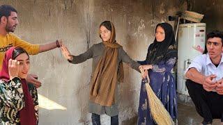  A Rare Moment of Peace for Setayesh and Niyayesh in a Loveless Home 