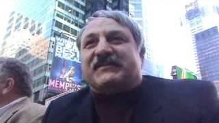 Bruce Baumgartner at the USA v Russia dual in Times Square