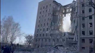 [CCTV] cruise missile hitting the building of the Nikolaev regional administration.