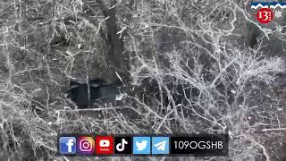 The Ukrainian soldier crawled and attacked the position of the Russians - face-to-face shooting.mp4