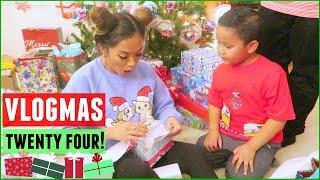 OPENING CHRISTMAS GIFTS! Vlogmas 24, 2015