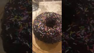 BIG CHOCOLATE DOUGHNUT CAKE WITH CHOCOLATE GANACHE AND SPRINKLES 