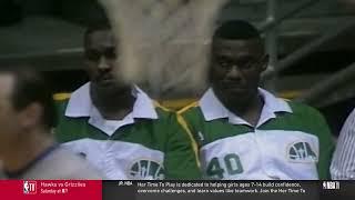 Gary Payton and Shawn Kemp attempt alley-hoop off the glass