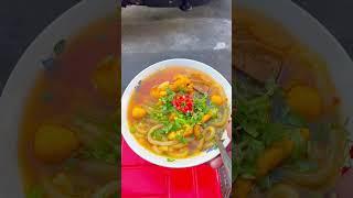 Gánh bánh canh ngồi bệt bán đời thứ 3 hơn 30 năm tại Quận 8, có nguy cơ bị thất truyền ở đời thứ 4
