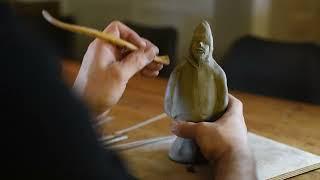 Timelapse. Sculpting a gnome in Raku clay.