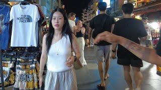 Bangkok Kaoshan Road night market, many tourists. Asia Walk 2024