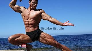 Shredded Fitness Bodybuilder Elliot Robinson Classic Physique Styrke Studio