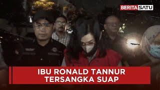 Diduga Penyuplai Dana Suap, Ibu Ronald Tannur Digelandang ke Kejati Jatim | Beritasatu