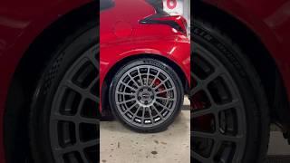 De wielen van onze Toyota Yaris GR geüpgraded met nieuwe velgen van EVO Corse Wheels #toyotayarisgr