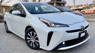 2020 Toyota Prius V Package - Interior and Exterior Walkaround [4K]