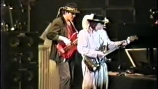 Stevie Ray Vaughan & DT - Scuttle Buttin'