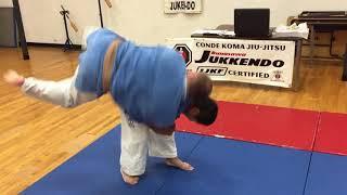 Judo Counter to a Muay Thai Clinch!!