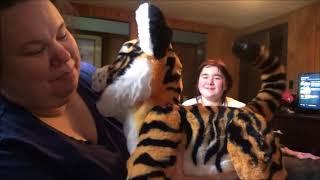 Unboxing Furreal Roarin' Tyler the Playful Tiger