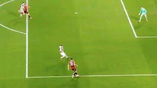 Diogo Dalot ignores pass to Rasmus Hojlund vs Real Sociedad vs Manchester United