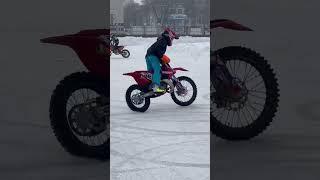 Приморский мотокросс зимой это… #brappp #dirtbike #motocross #mx #scrub #wheelie #whip #dirtbikekidz