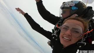 Julia & Nat Go Skydiving!