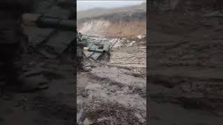 Russian modern T 90A tanks just got stuck in the mud #russia #russiaukrainewar #ukraine