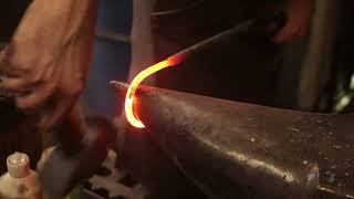 Forging a handle for a slitting chisel
