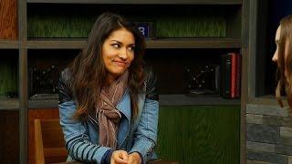 CNET News - Putting tech-obsessed actress Janina Gavankar to the test