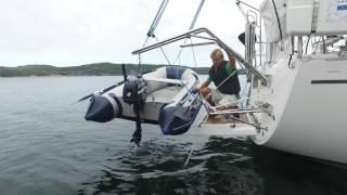 Båtsystem - davits for the dinghy