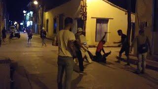 SE FORMÓ !! Bronca Entre 2 Policias y 2 Ancianos en La Habana - TERMINÓ COMO LA FIESTA DEL GUATAO