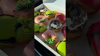 Trying Krispy Kreme’s New Grinchmas Donuts!