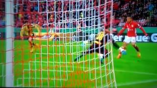 Sven Bender line clearance Bayern vs Dortmund