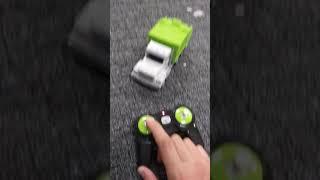 Driven R/C Recycle Truck Test Run and Features