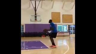 Kevin Durant working on a 360 jumper the offseason