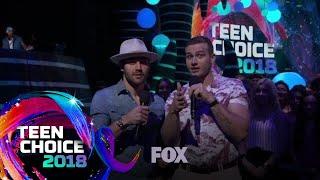 Oliver Stark & Ryan Guzman Introduce Foster The People | TEEN CHOICE