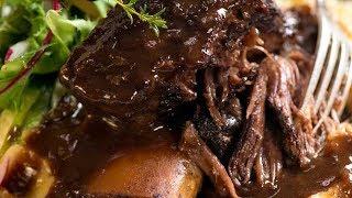 Slow Braised Beef Short Ribs in Red Wine Sauce