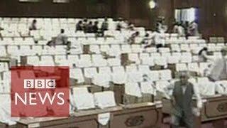 Nepal earthquake: Moment quake struck the parliament - BBC News