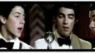 Jonas Brothers - Lovebug - Official Music Video (HQ).flv