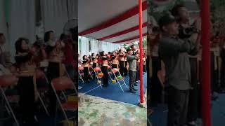 hormat senjata gerak, tetap semangat saat penurunan bendera HUT RI KE-77 dalam kondisi hujan(1)