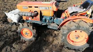 Вспашка огорода японским минитрактором kubota b7001