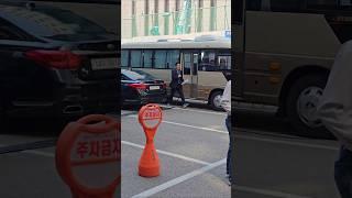 #이재명 후보가 신었던 같은 신발 신고 당대표 출마선언 회견장에 도착한 #박찬대 의원