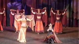 Choli Ke Peeche Kya Hai by Chakkar Dance Group, Moscow, Russia