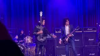 Gene Simmons invites Tommy Thayer to join him