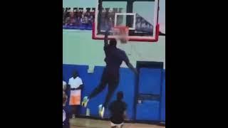 Zion signature 360 dunk at a Louisiana elementary school  (via @ariellemyers, fayelkhoudar/TW)